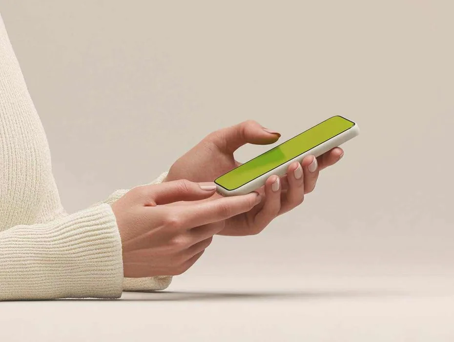 Hands holding a phone